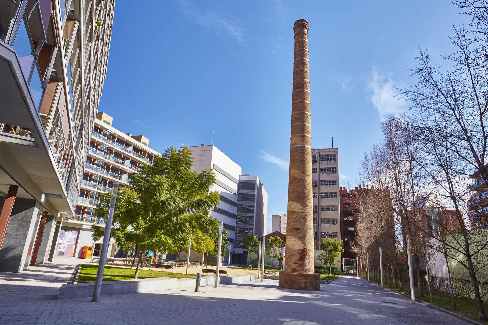 The Lonely Chimney Apartments Barcelona Bagian luar foto